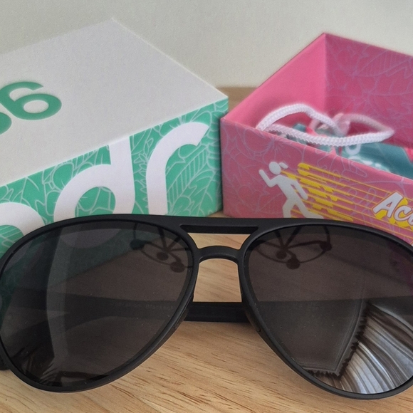 Goodr Black Aviator Sunglasses - Picture 2 of 3